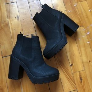 Black Ankle Boots 🖤
